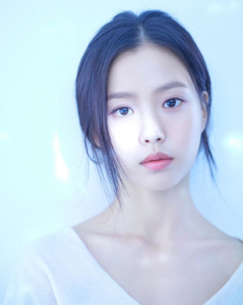 Go Min-si Bio, Age, Height, Boyfriend, Instagram