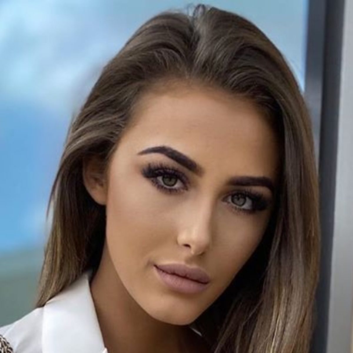 Chloe Veitch Wiki, Age, Instagram, Boyfriend, Too Hot to Handle, Net Worth,  Height, Parents, Family and Nationality
