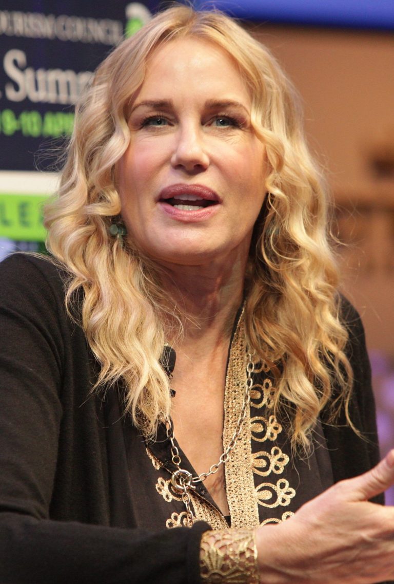 Daryl Hannah's Age, Husband, Parents, Siblings, Career, Instagram