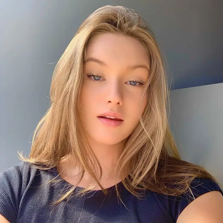 Chloe Rose Robertson